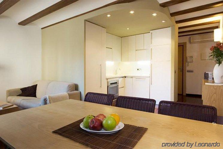 Apartamentos La Casa De Les Lletres Barcelona Room photo