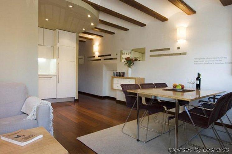 Apartamentos La Casa De Les Lletres Barcelona Room photo