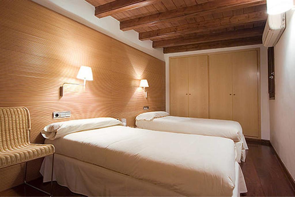 Apartamentos La Casa De Les Lletres Barcelona Room photo