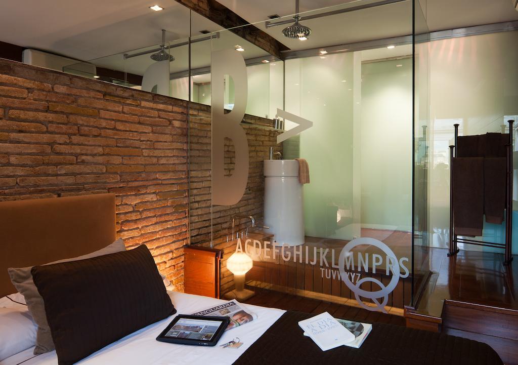 Apartamentos La Casa De Les Lletres Barcelona Room photo