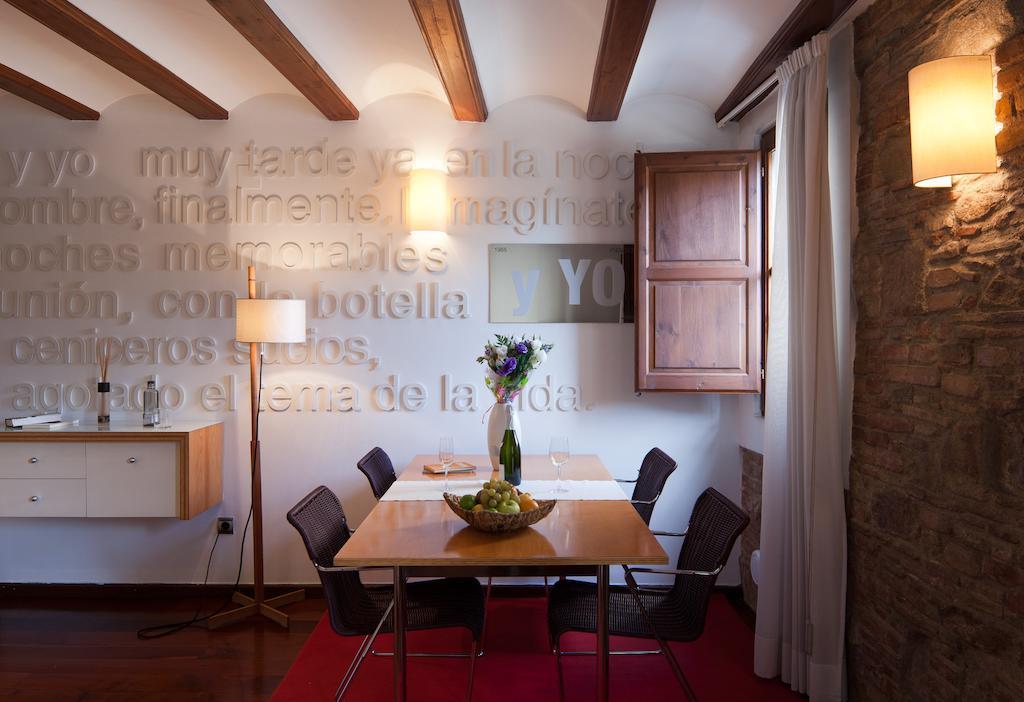 Apartamentos La Casa De Les Lletres Barcelona Room photo