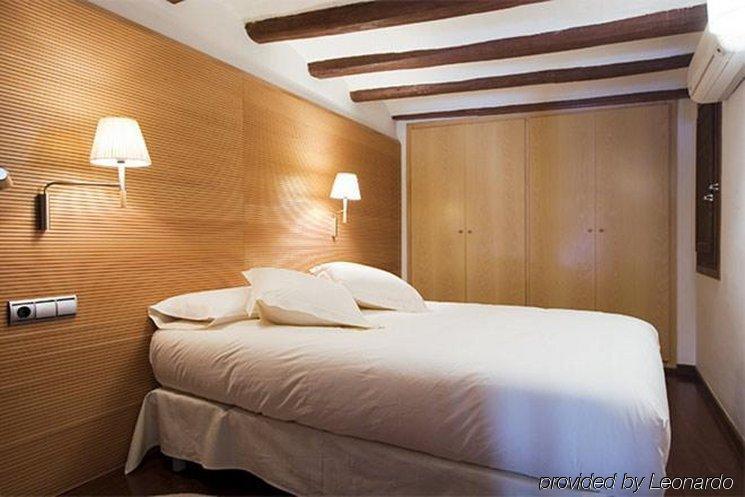 Apartamentos La Casa De Les Lletres Barcelona Room photo